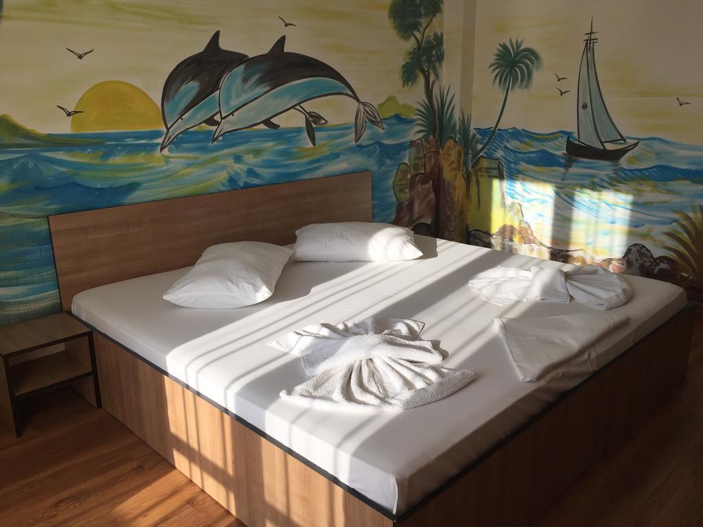 Vila Nusa Hotel เอโฟริเอนอร์ด ภายนอก รูปภาพ