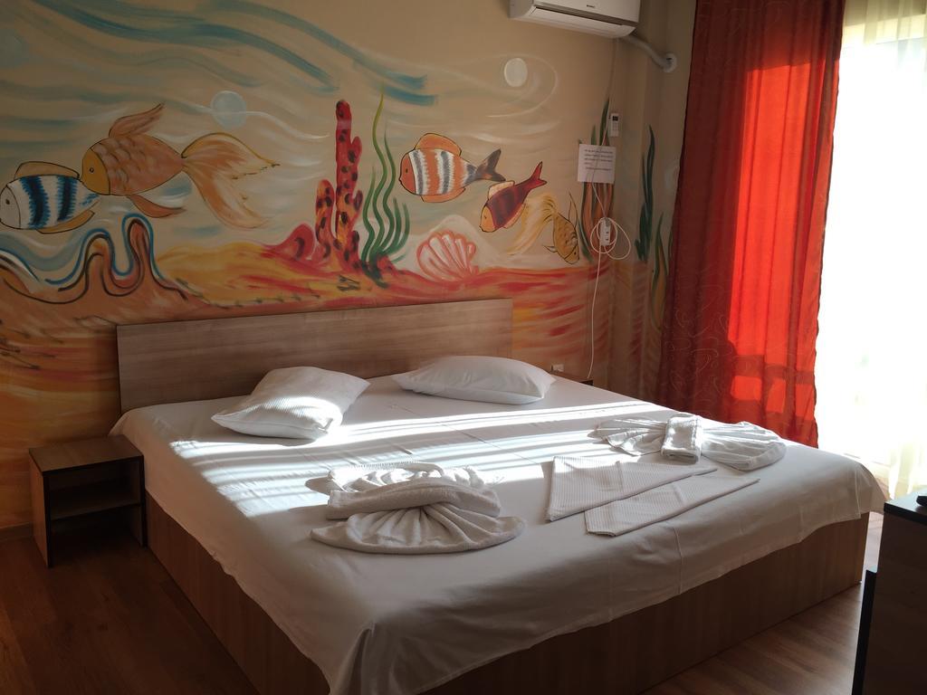 Vila Nusa Hotel เอโฟริเอนอร์ด ภายนอก รูปภาพ