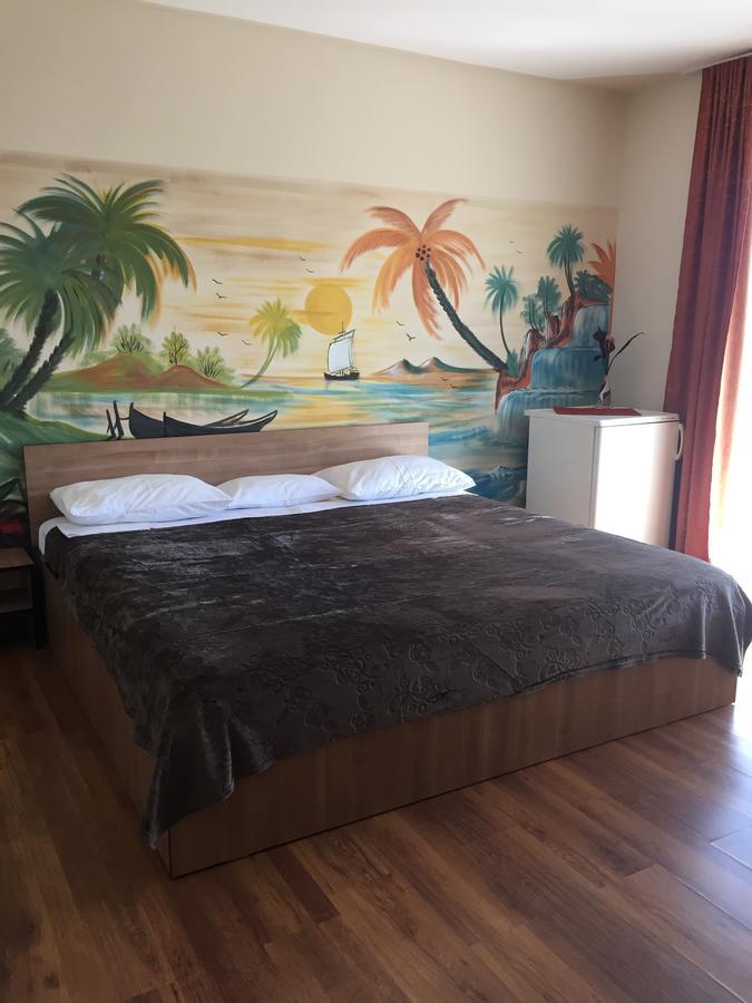 Vila Nusa Hotel เอโฟริเอนอร์ด ภายนอก รูปภาพ